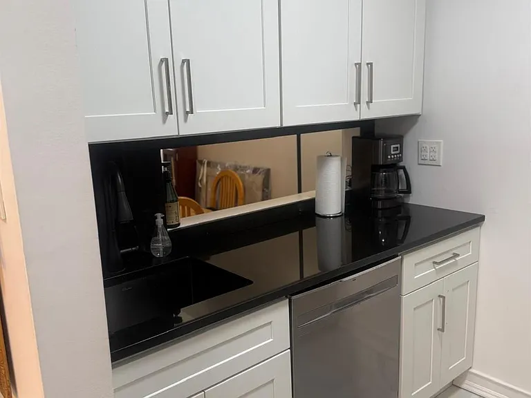 601 Chestnut St #A21 — Photo 24