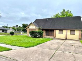 6230 Standing Oaks St, Houston, TX 77050