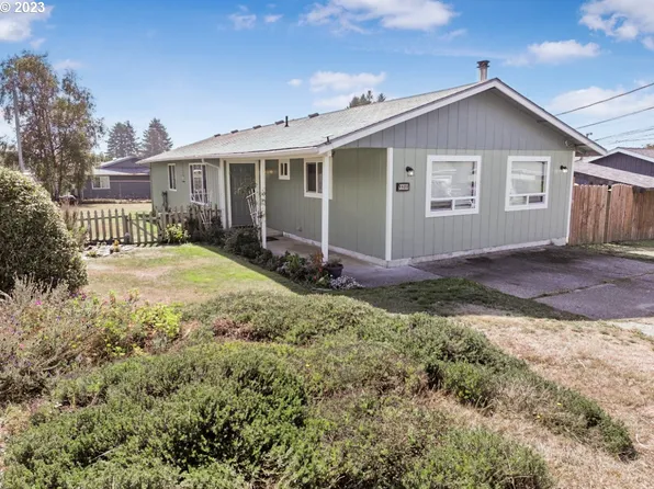 1123 Ransom Ave, Brookings, OR 97415