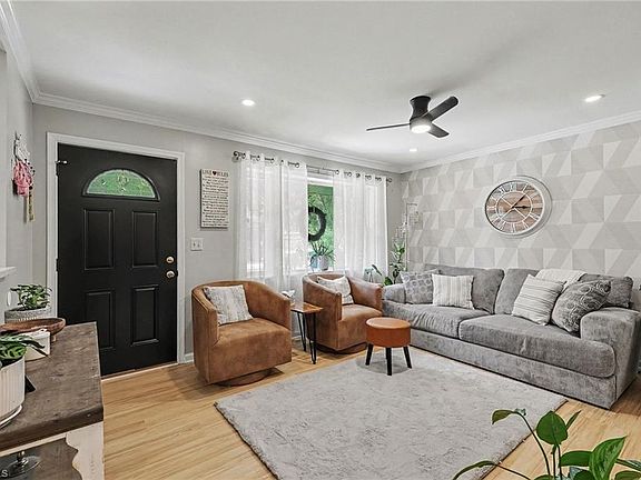 4th image of 2345 Redbud Ln