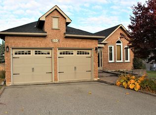 310 Chambers Cres, Newmarket, ON
