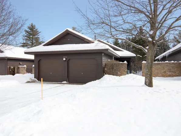 2030 Hammond Pl E, Traverse City, MI 49686