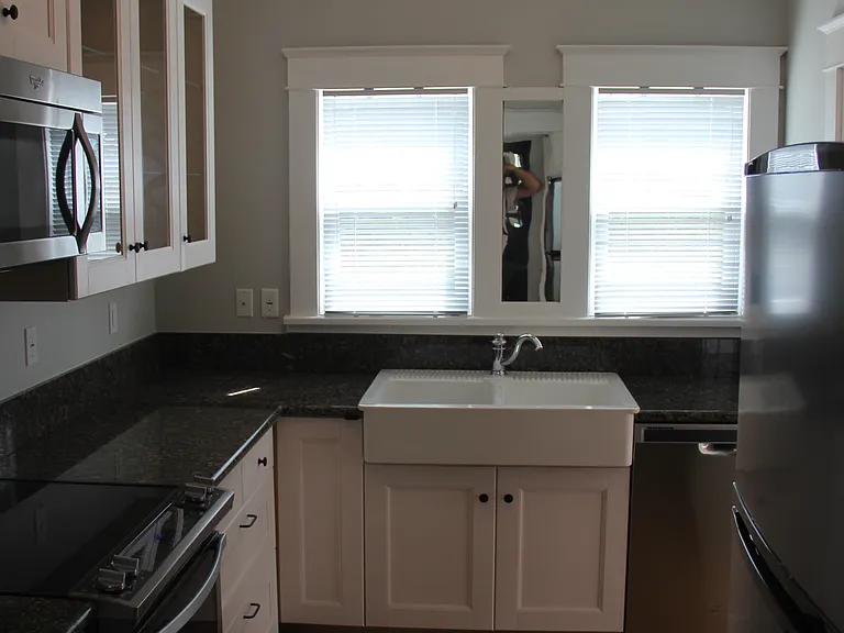 4121 E Shaw St #4121 — Photo 3