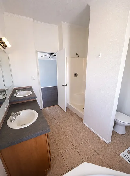 400 County Road 3823 — Photo 9