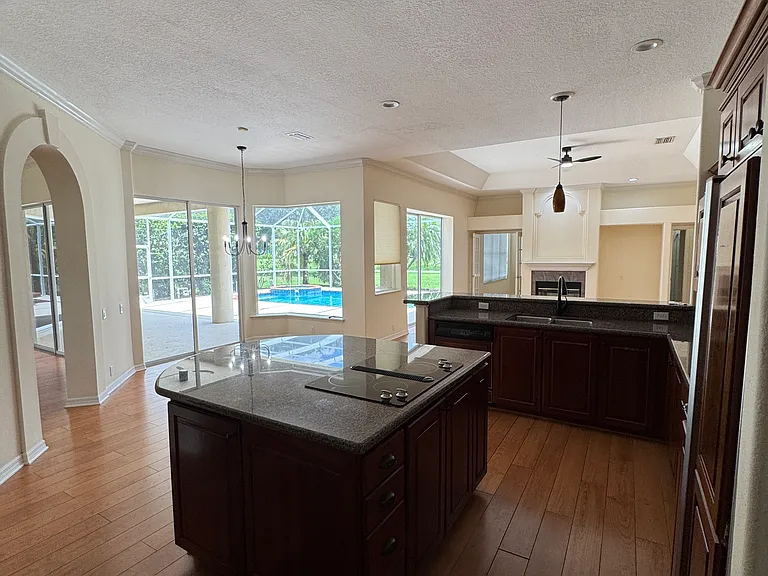 10084 Cherry Hills Avenue Cir — Photo 22