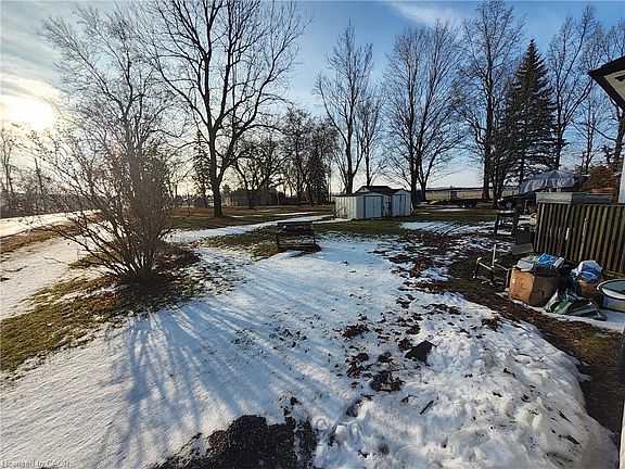 4th image of 740 Hillcrest Rd S