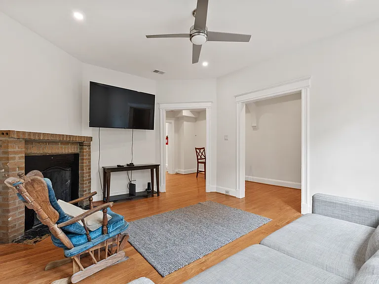 707 Quincy St NW — Photo 7