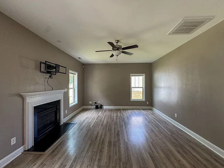 296 Sedgefield Dr — Photo 8