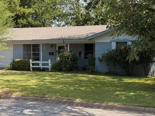 135 N Imperial Dr, Denison, TX 75020