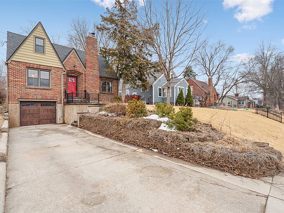 4th image of 2207 39th St