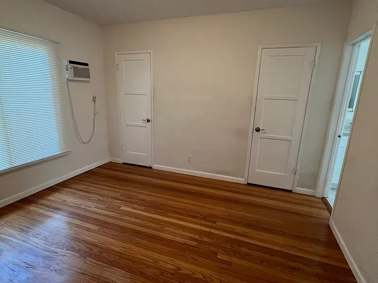 209 W Maple St #B — Photo 14