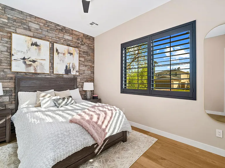 3810 E Clarendon Ave — Photo 34