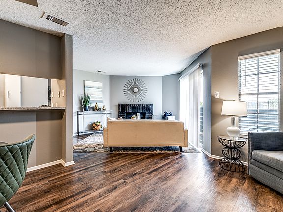 4th image of 681 N Saginaw Blvd #421