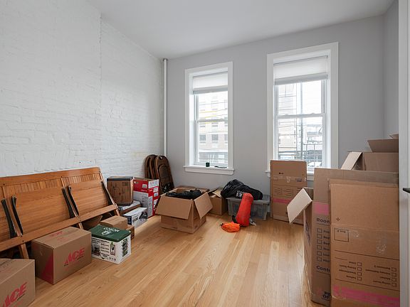 4th image of 351 Grove St APT 2R