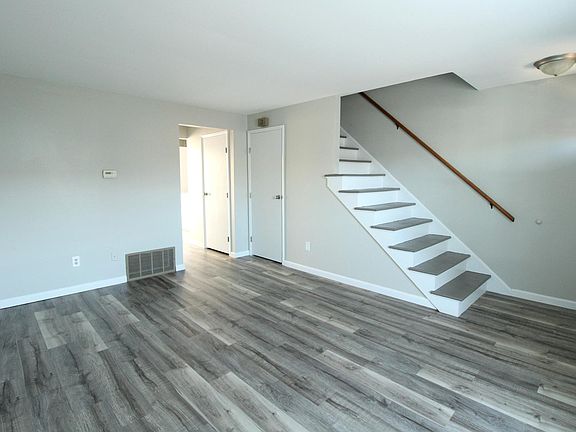 5th image of 1056 Frederick Dr