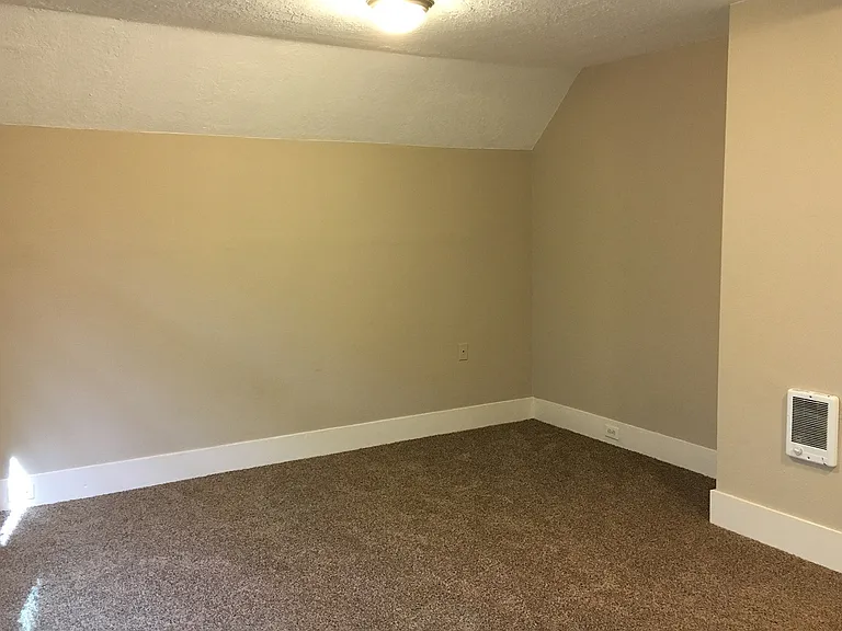 4743B N Albina Ave — Photo 12