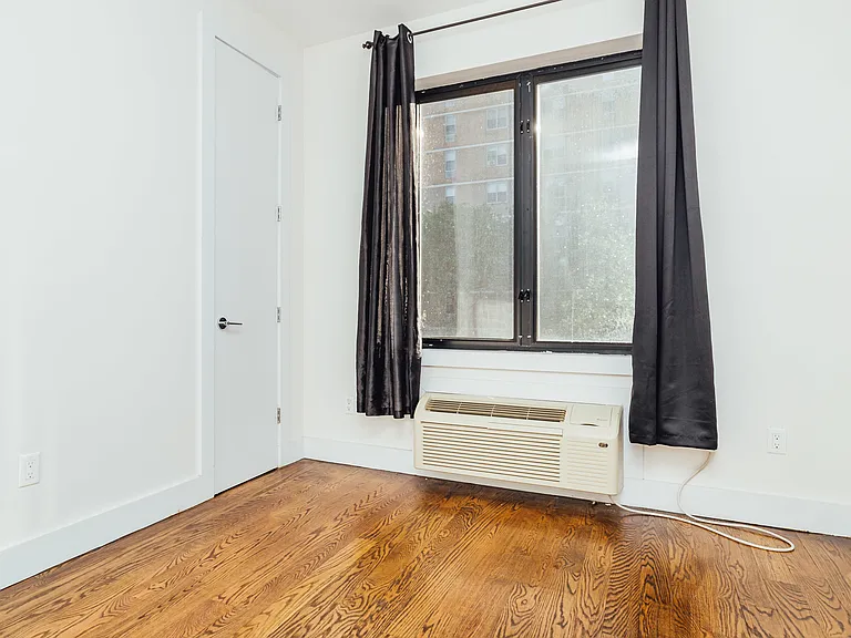 112 Manhattan Ave #62 — Photo 4