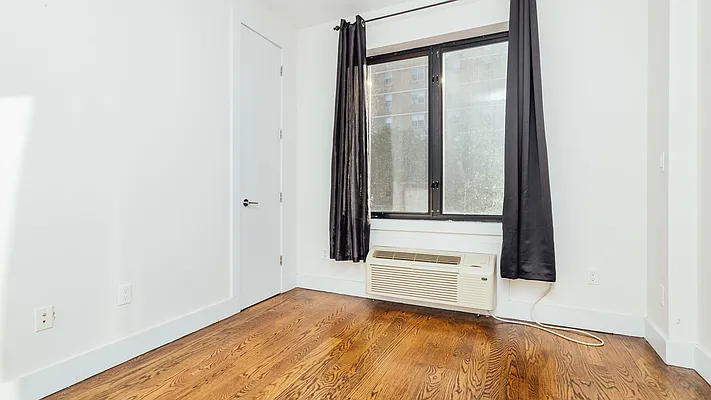 Rented by Nooklyn NYC LLC | media 18