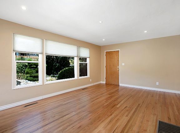 5th image of 139 N Westwind Dr