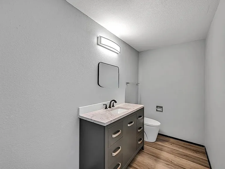 912 Algona Blvd N #B — Photo 10
