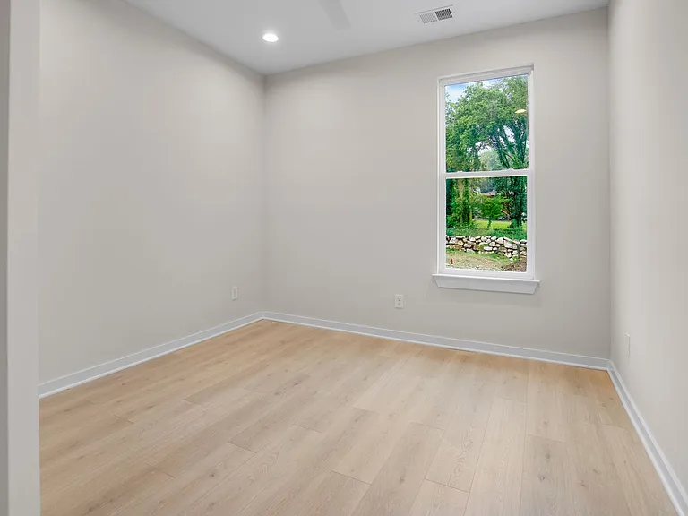 522 Paragon Mills Rd #E — Photo 20