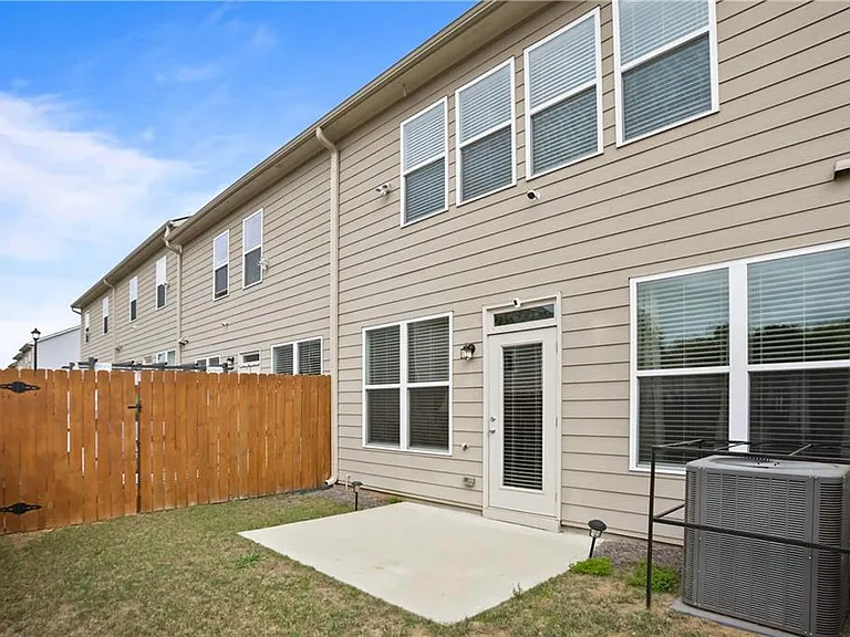 7637 Avalon Blvd — Photo 7