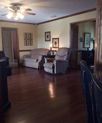 4th image of 113 Tomlinson Ct