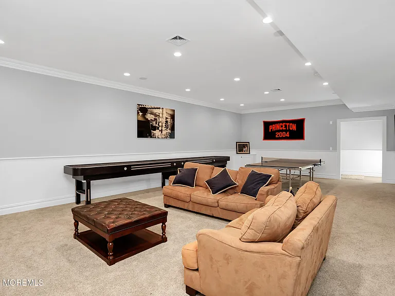 101 Tuttle Ave — Photo 46