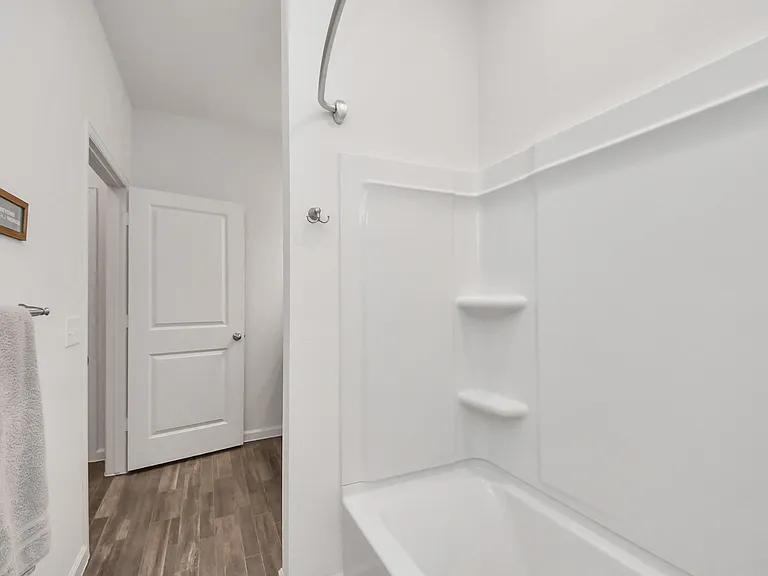1024 Banyon Tree Ln — Photo 25