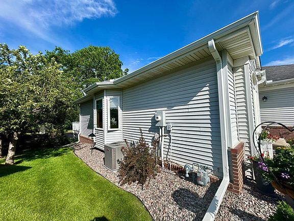 4th image of 15139 Claret Cir