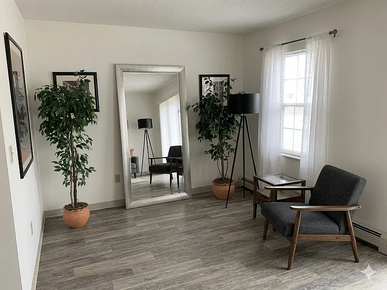 Eastgate Apartments — Photo 3