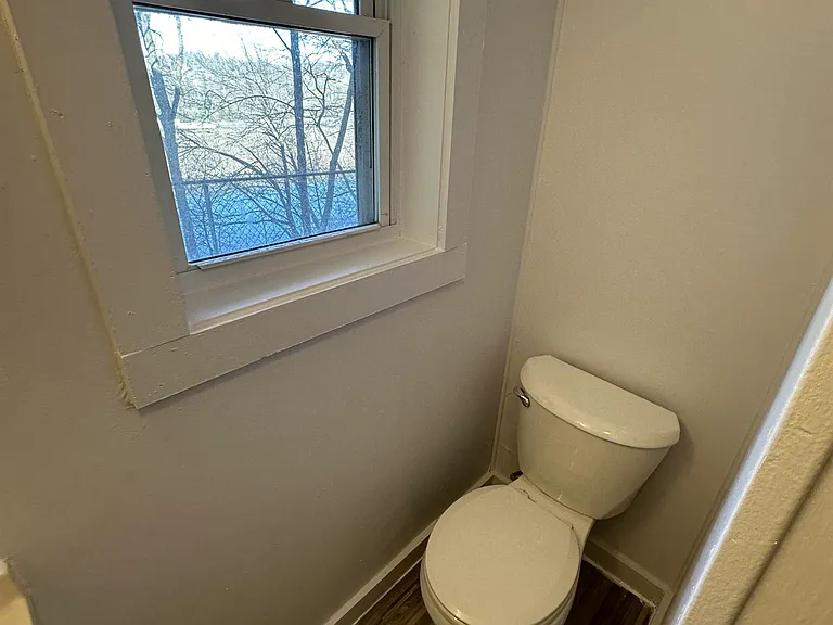 210 Derby Ave #C — Photo 18
