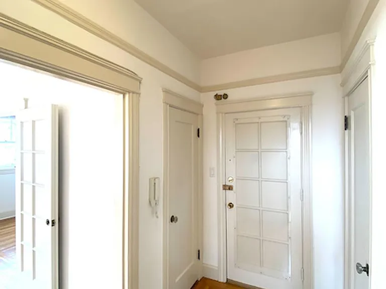 99 Jersey St — Photo 4