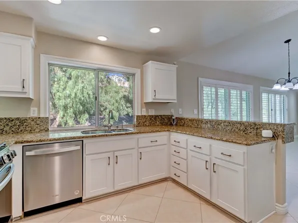 15 Embassy Pl, Foothill Ranch, CA 92610