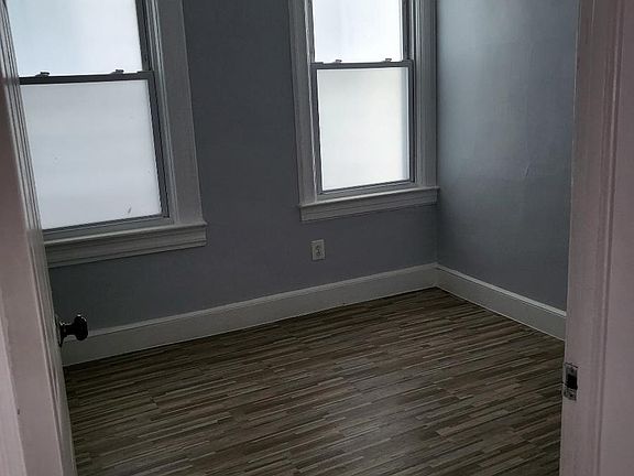 2nd image of 225 Jewett Ave Floor 1