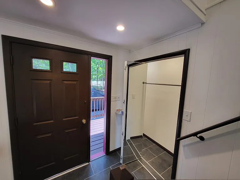 548 Clubhouse Dr — Photo 8