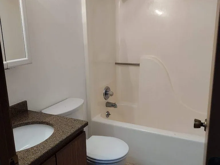 Parkview Dr — Photo 8