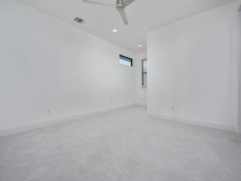 2502 Sunset Vista Cir — Photo 20