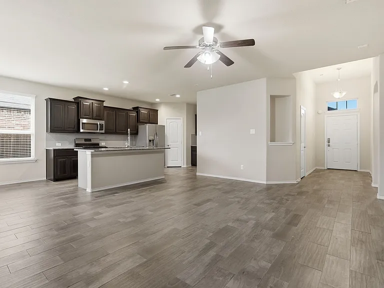 117 Red Fox Ln — Photo 2