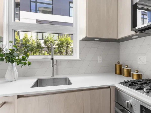 3249 Clive Ave #Townhouse, Vancouver, BC V5R 4V2