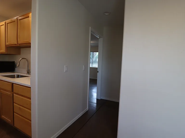 1020 E Silver St — Photo 40