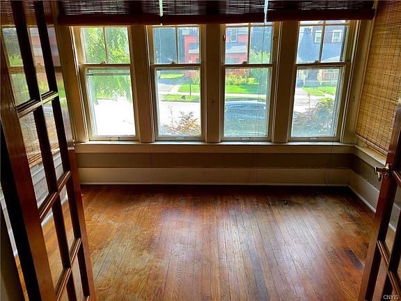 5th image of 306 Arlington Ave
