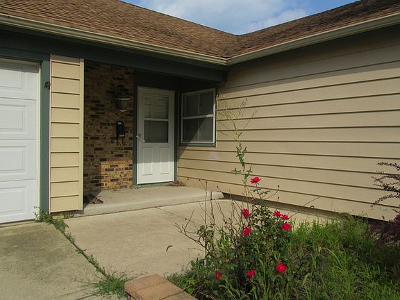 2nd image of 5742 Essex Ct
