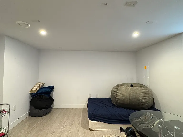 1250 Mitchell St — Photo 11
