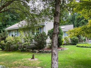 36 Cedar Dr, Belvidere, NJ 07823