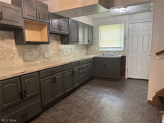 4th image of 844 Ardella Ave