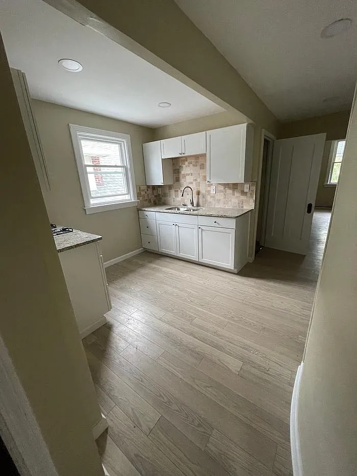 2 bed, 1000 sqft, $1,300 — Photo 1
