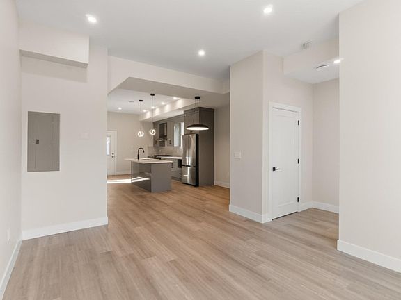 3rd image of 758 Coopland Cres #1
