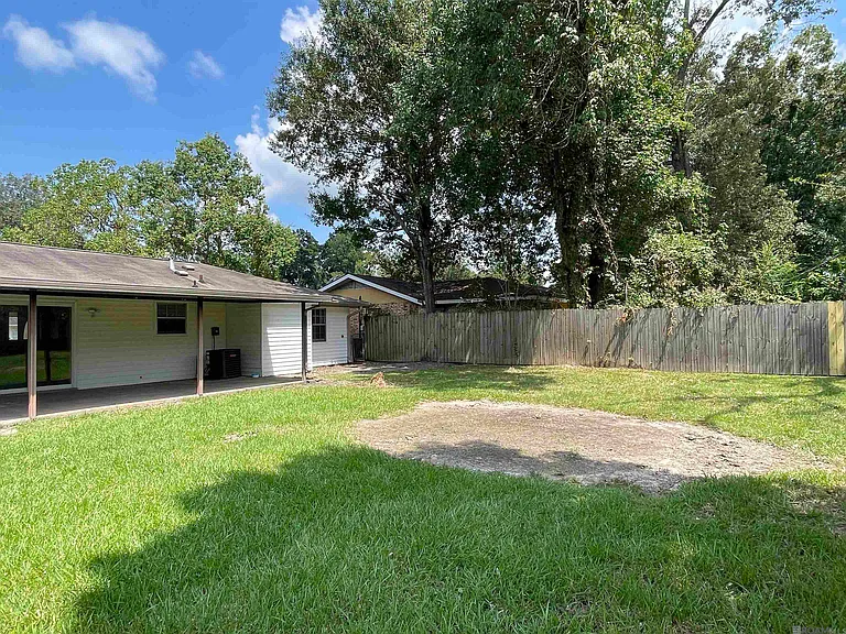 331 E Bolivar Dr — Photo 22
