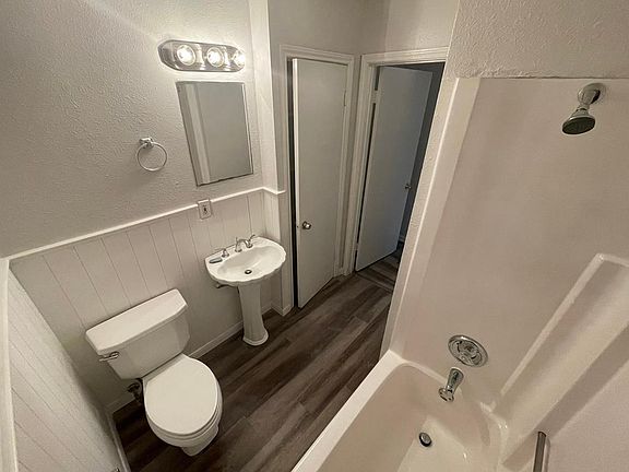 4th image of 2025 Texas Ave #A & B